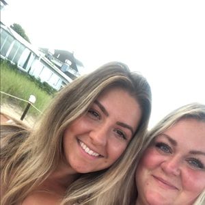 Meet your Posher, Jillian